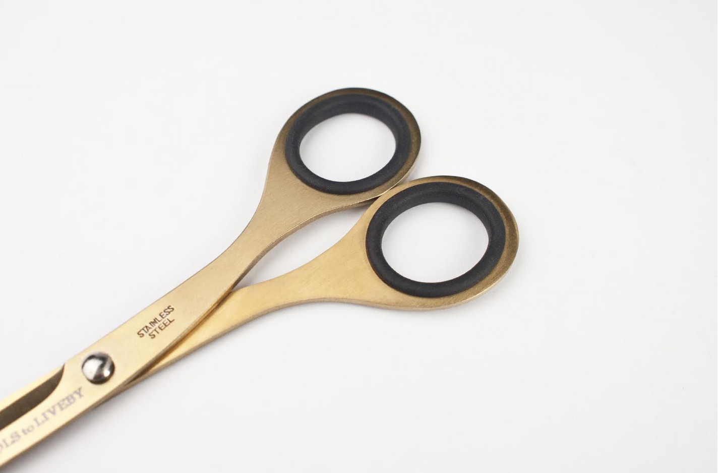 Latón L (16,5 cms)