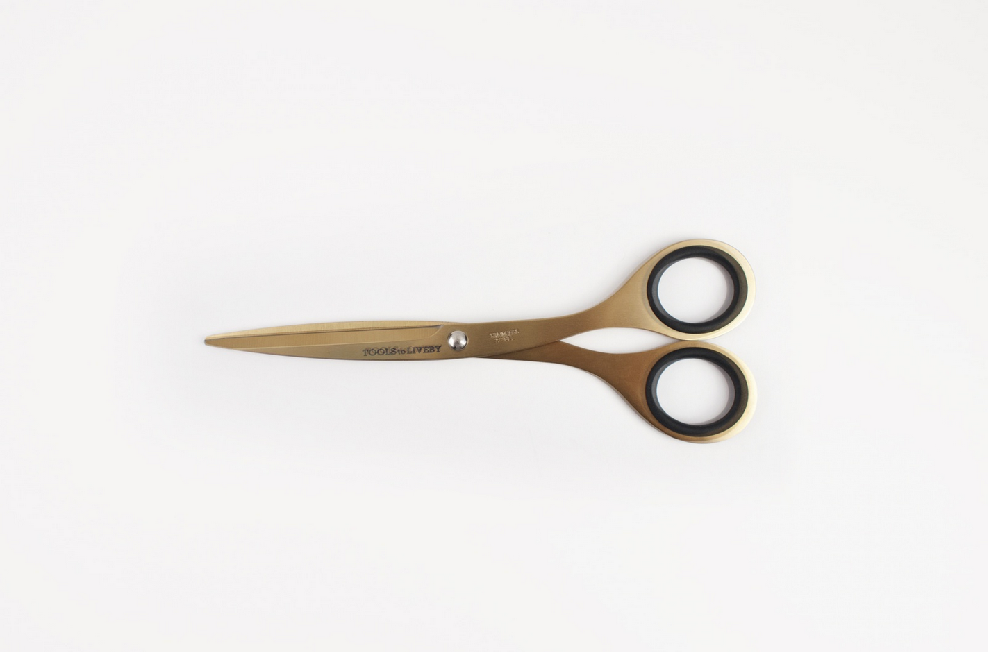 Latón L (16,5 cms)