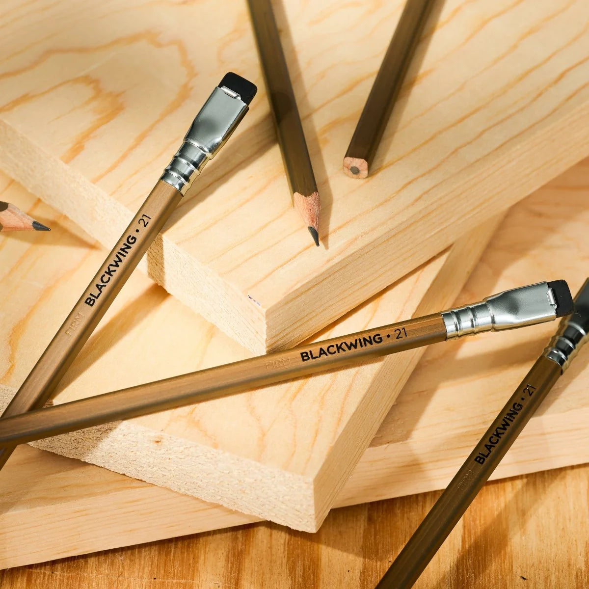 Blackwing Vol. 21 – Tributo a la carpintería